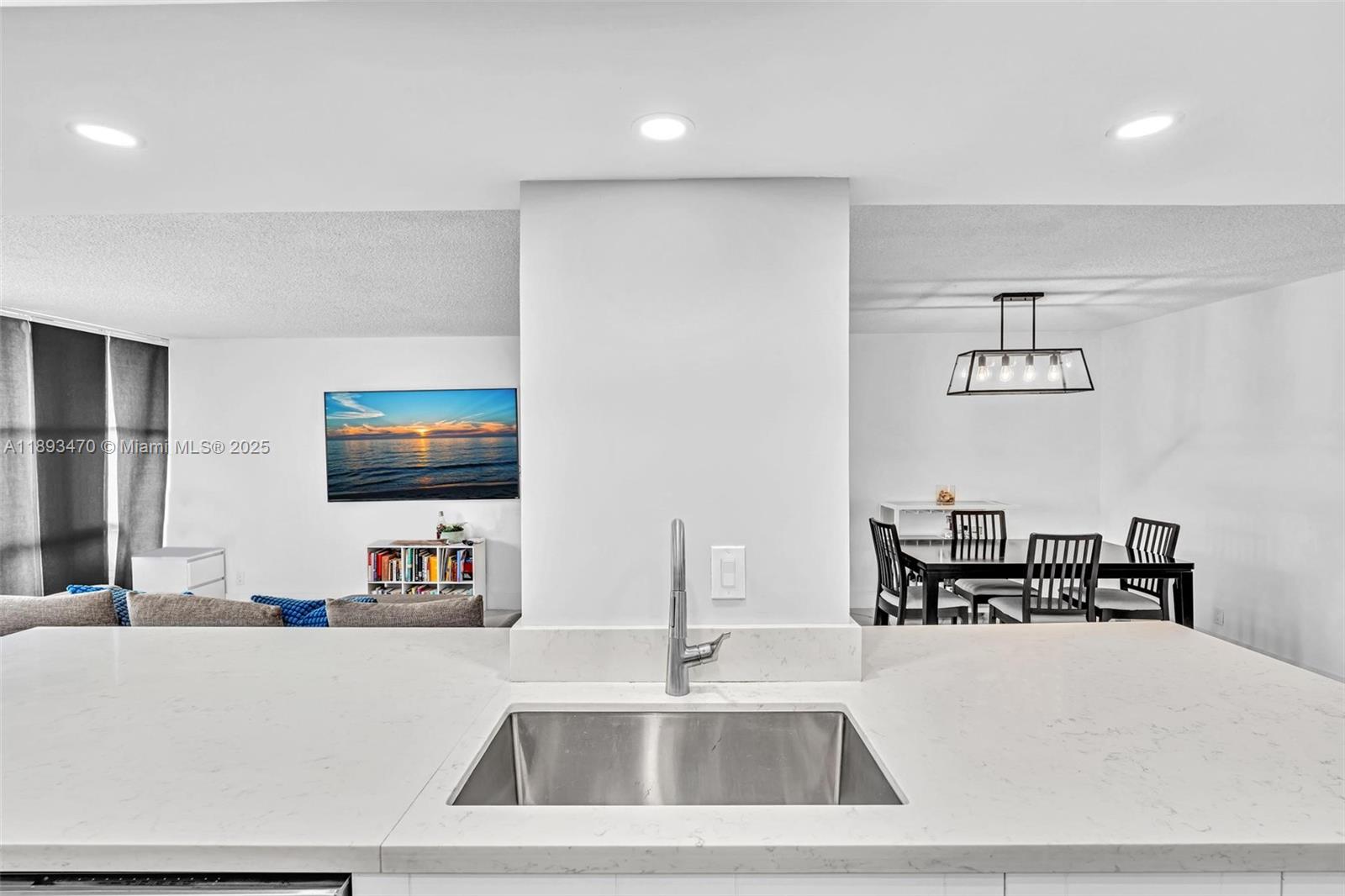 1000 Parkview Dr 329