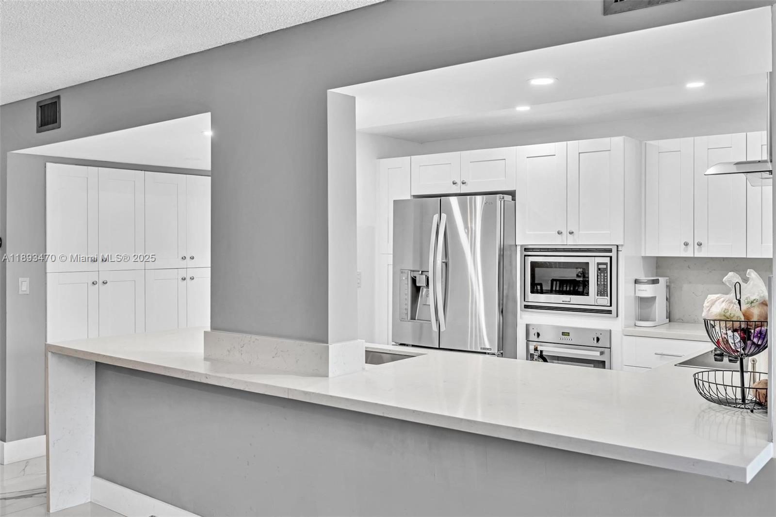 1000 Parkview Dr 329