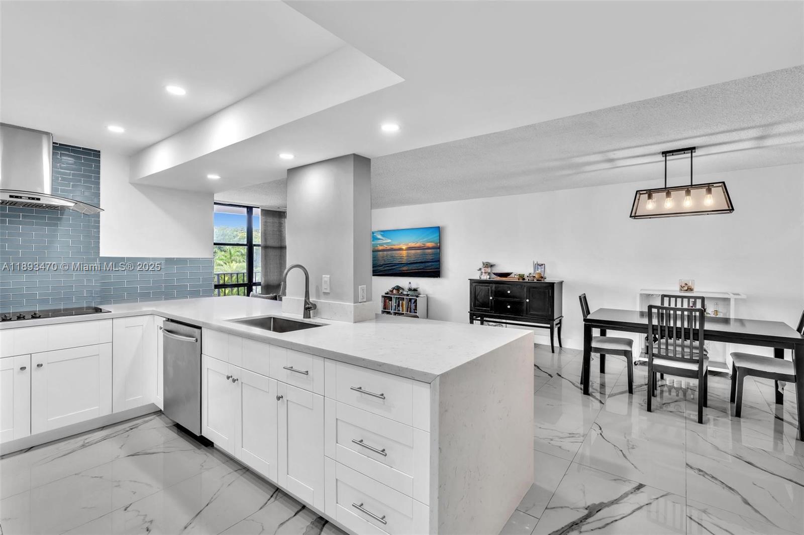 1000 Parkview Dr 329