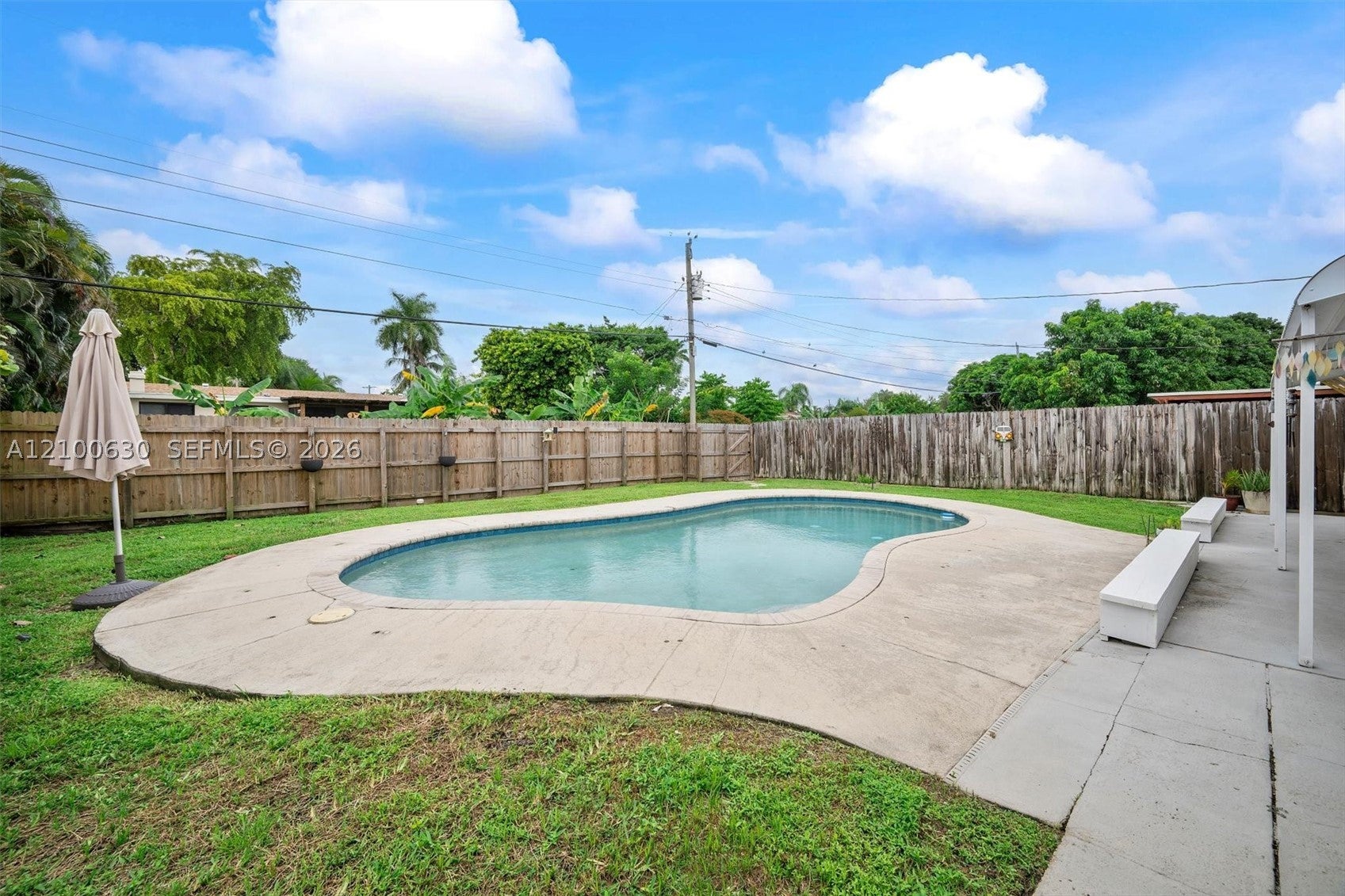 View photos, virtual tours, details... 540 S Rainbow Dr