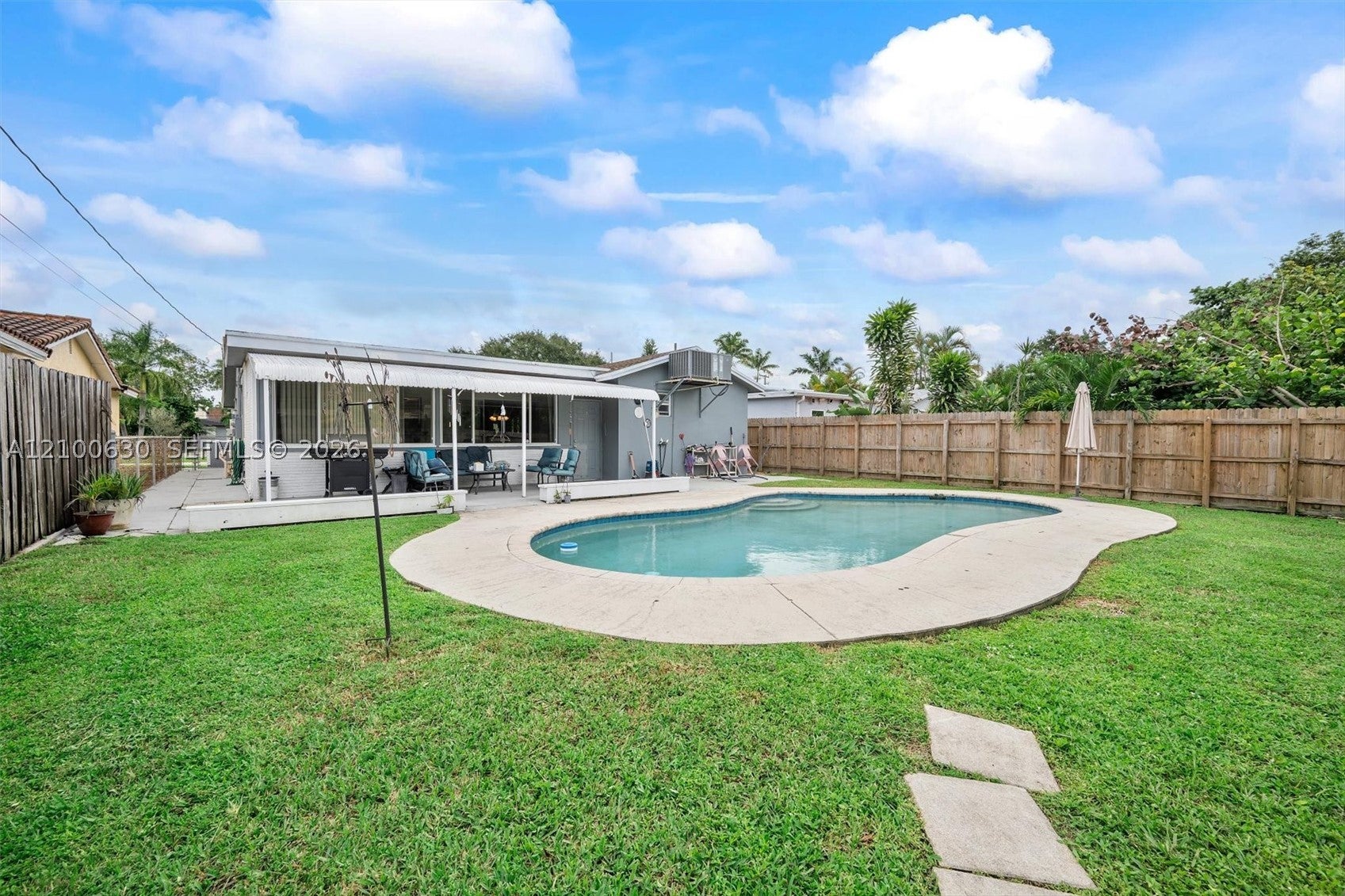 View photos, virtual tours, details... 540 S Rainbow Dr