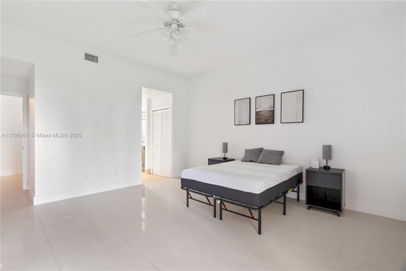 LA PAZ AT BOCA POINTE - Residential