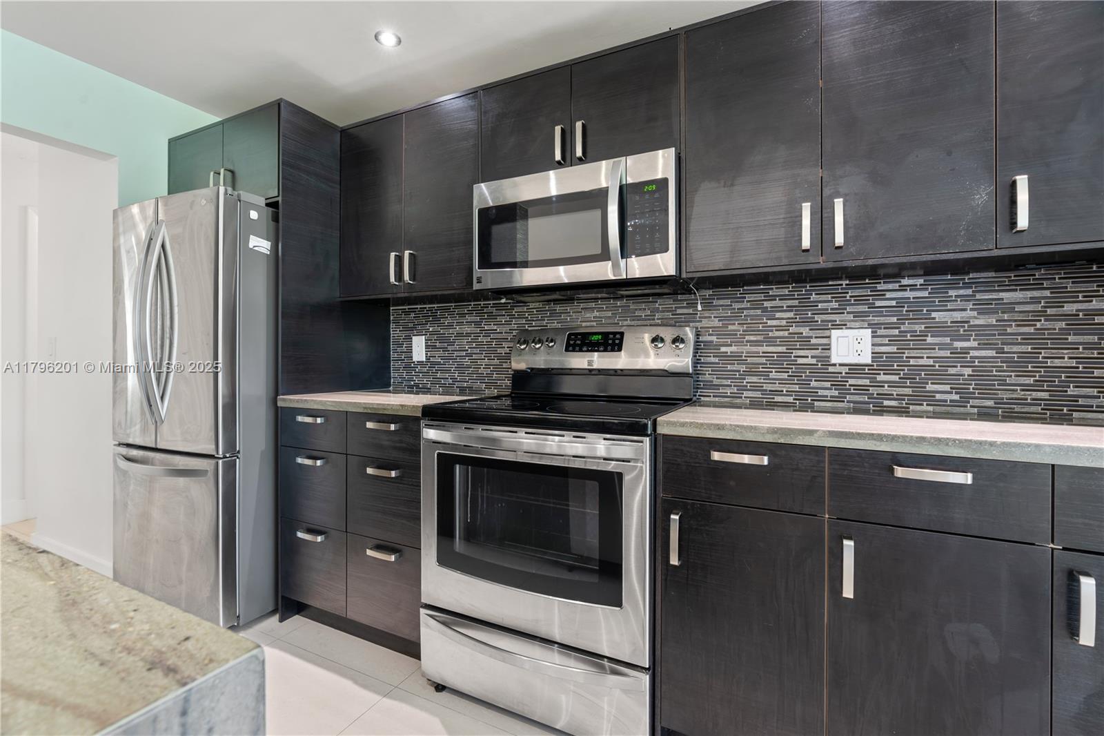 LA PAZ AT BOCA POINTE - Residential