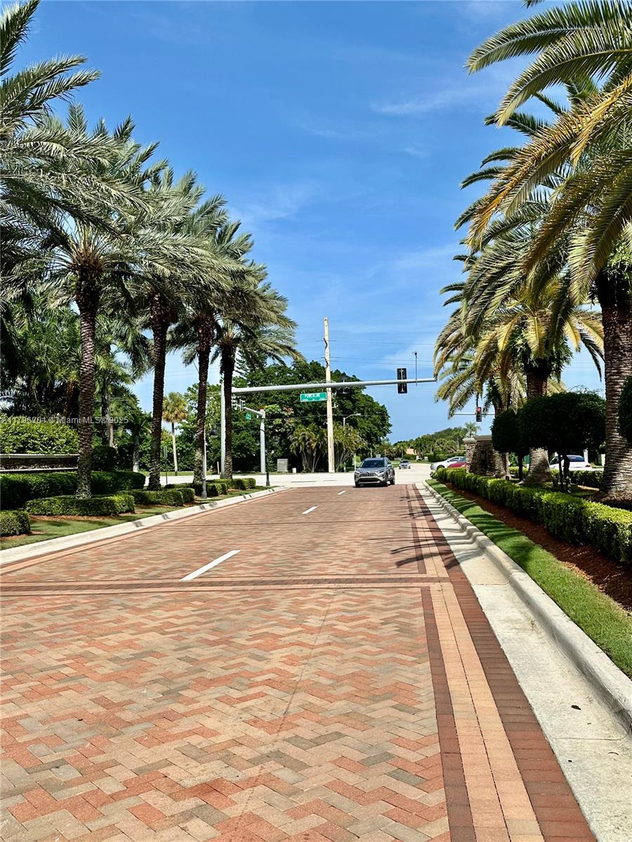 LA PAZ AT BOCA POINTE - Residential