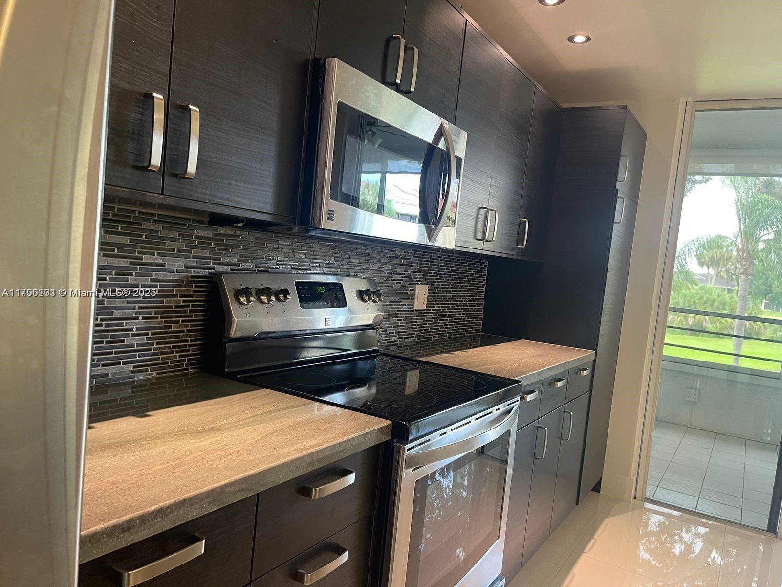 LA PAZ AT BOCA POINTE - Residential