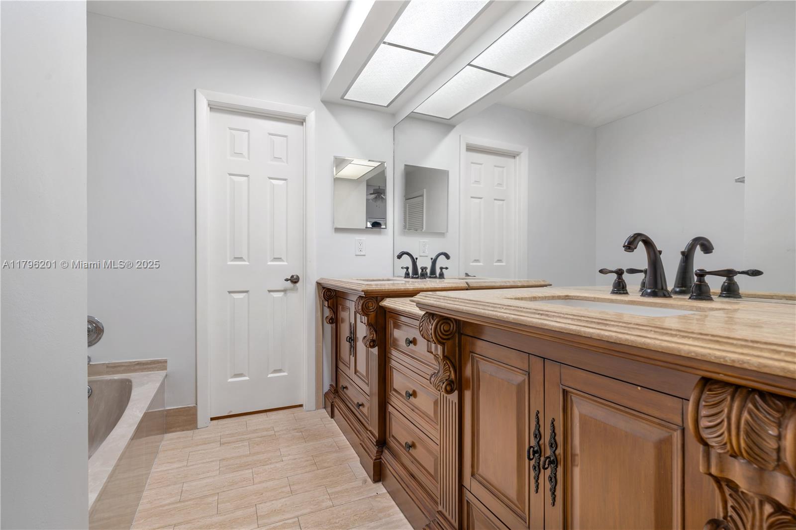 LA PAZ AT BOCA POINTE - Residential