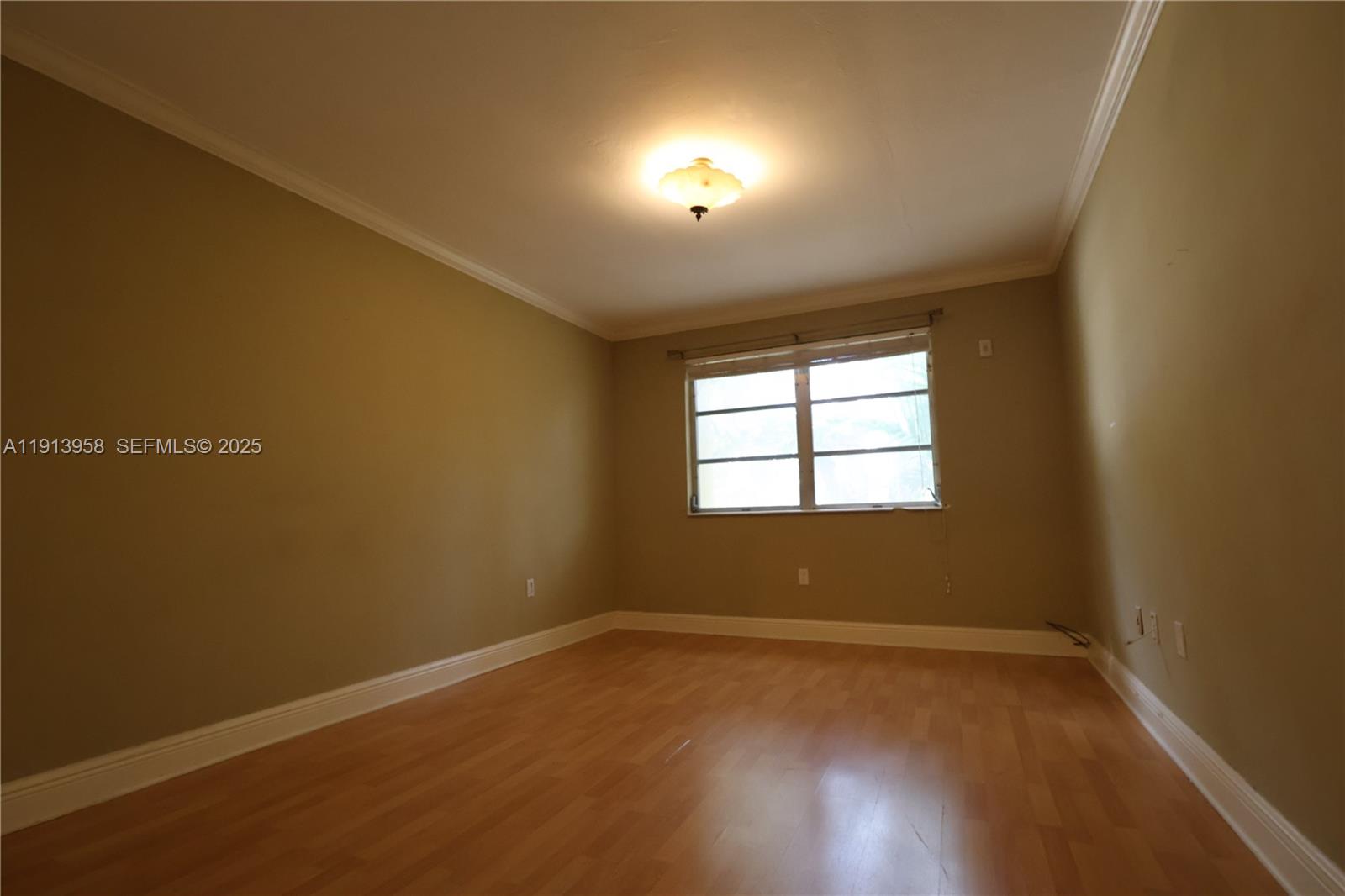 LAKEWOOD VILLAS CONDO - Residential