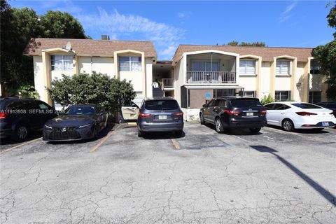 7825 Miller Dr C211 Miami FL 33155