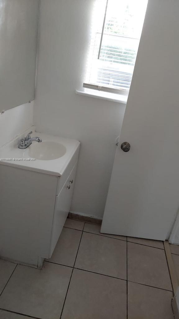 HOLLYWOOD - Residential Lease