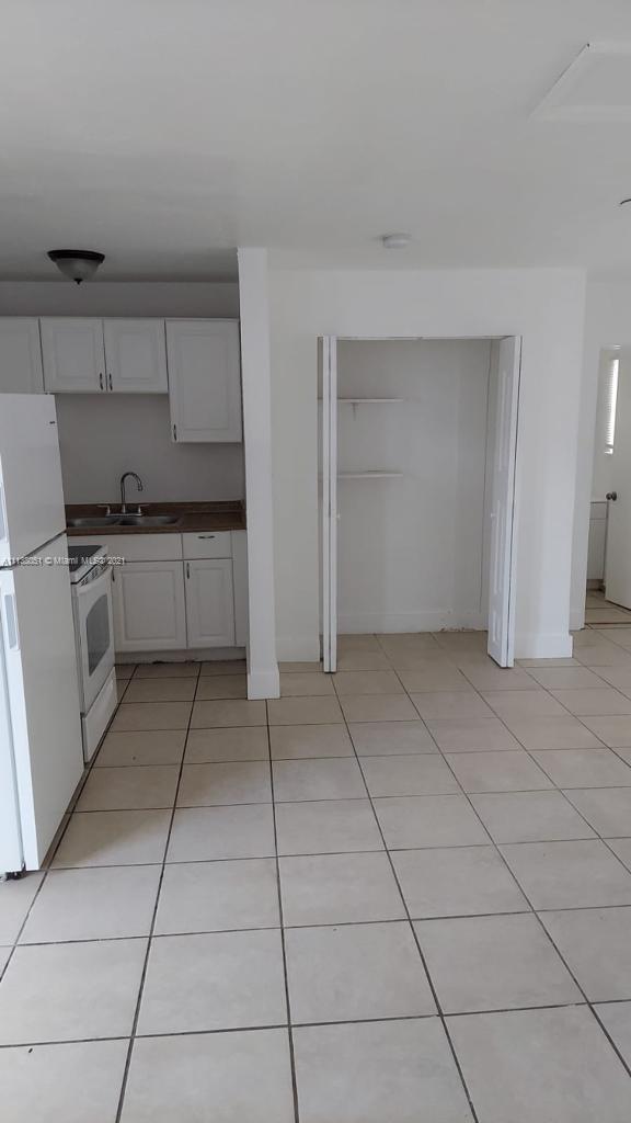 HOLLYWOOD - Residential Lease