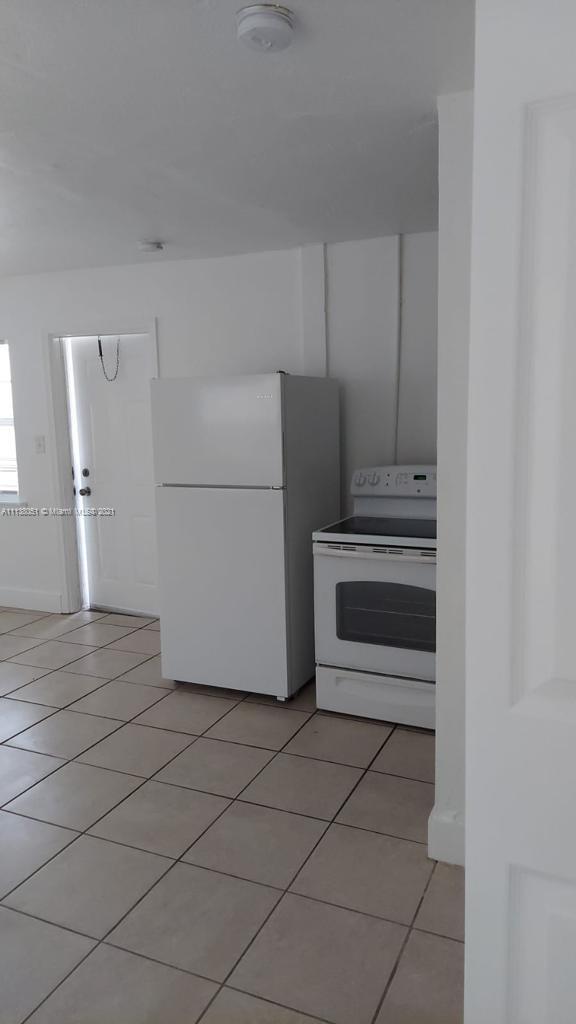 HOLLYWOOD - Residential Lease