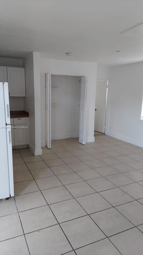 HOLLYWOOD - Residential Lease