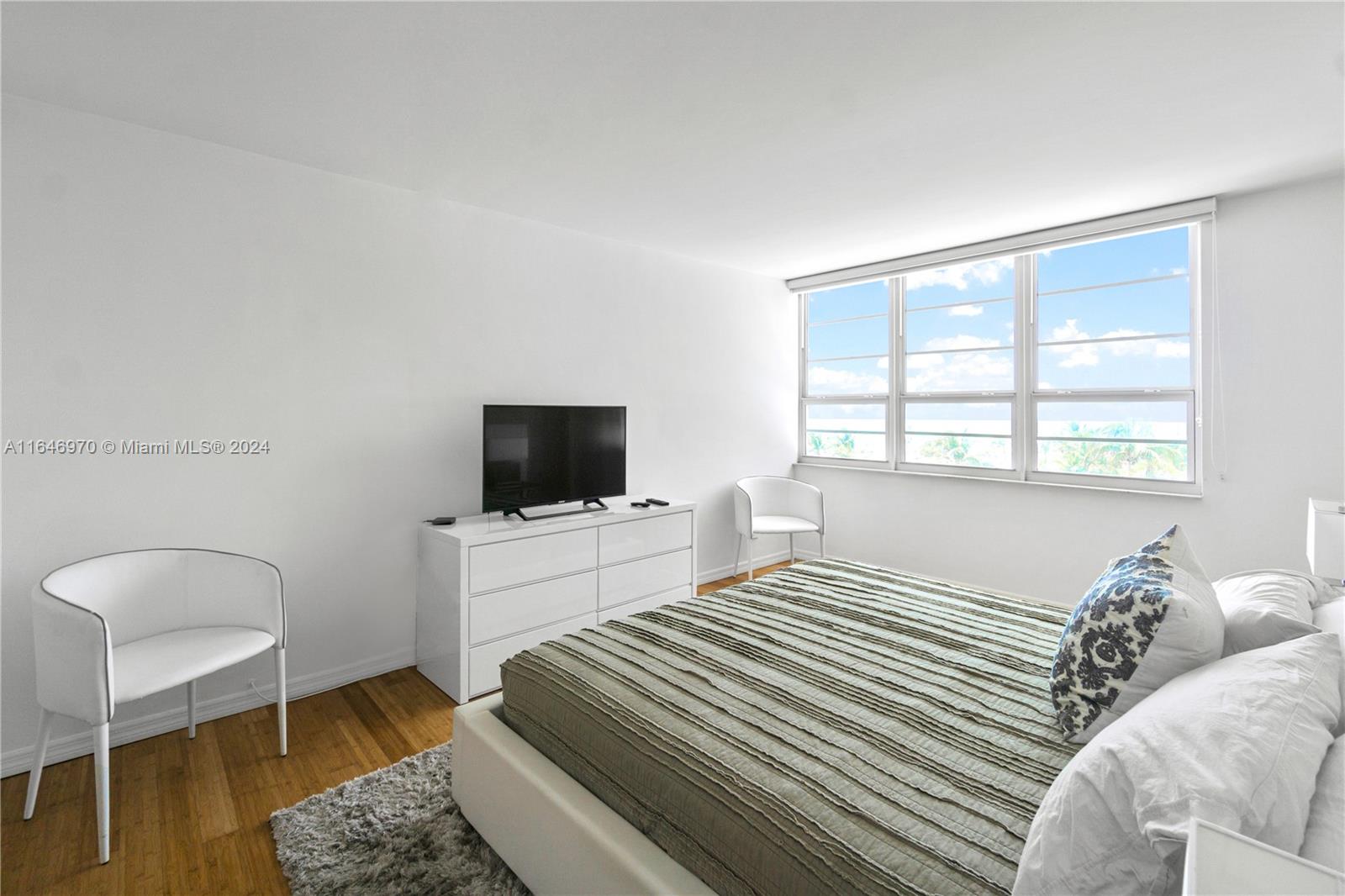 THE DECOPLAGE CONDO - Residential Lease