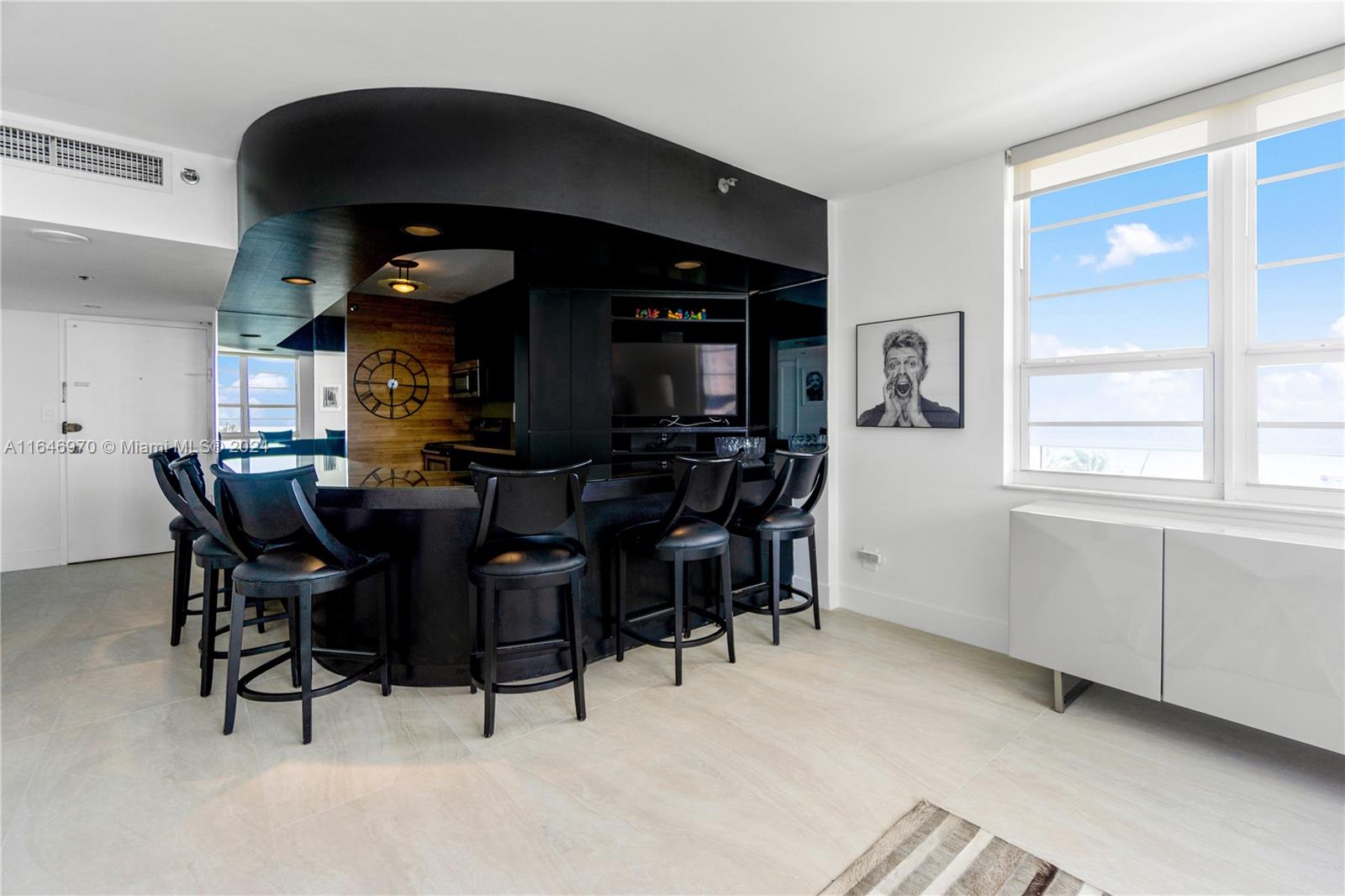 100 Lincoln Rd 548