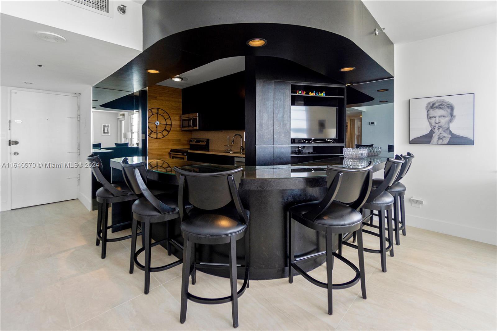 100 Lincoln Rd 548