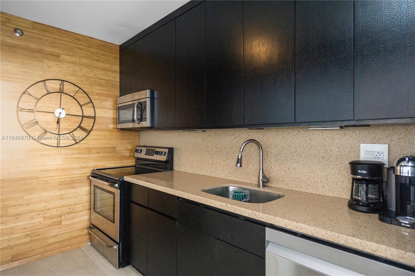 THE DECOPLAGE CONDO - Residential Lease