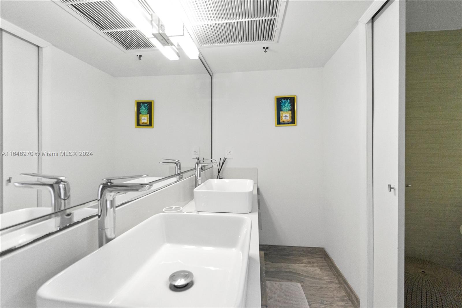 THE DECOPLAGE CONDO - Residential Lease