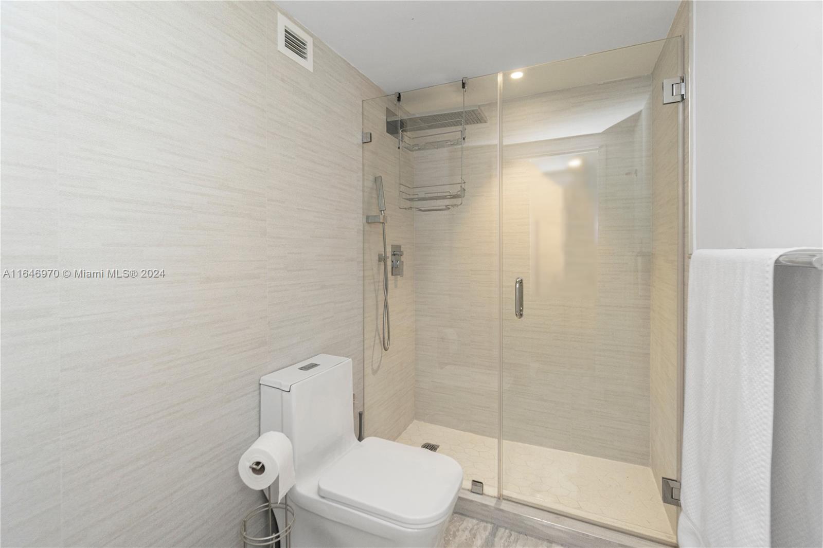 THE DECOPLAGE CONDO - Residential Lease