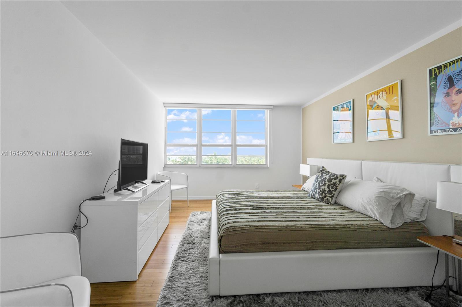 THE DECOPLAGE CONDO - Residential Lease