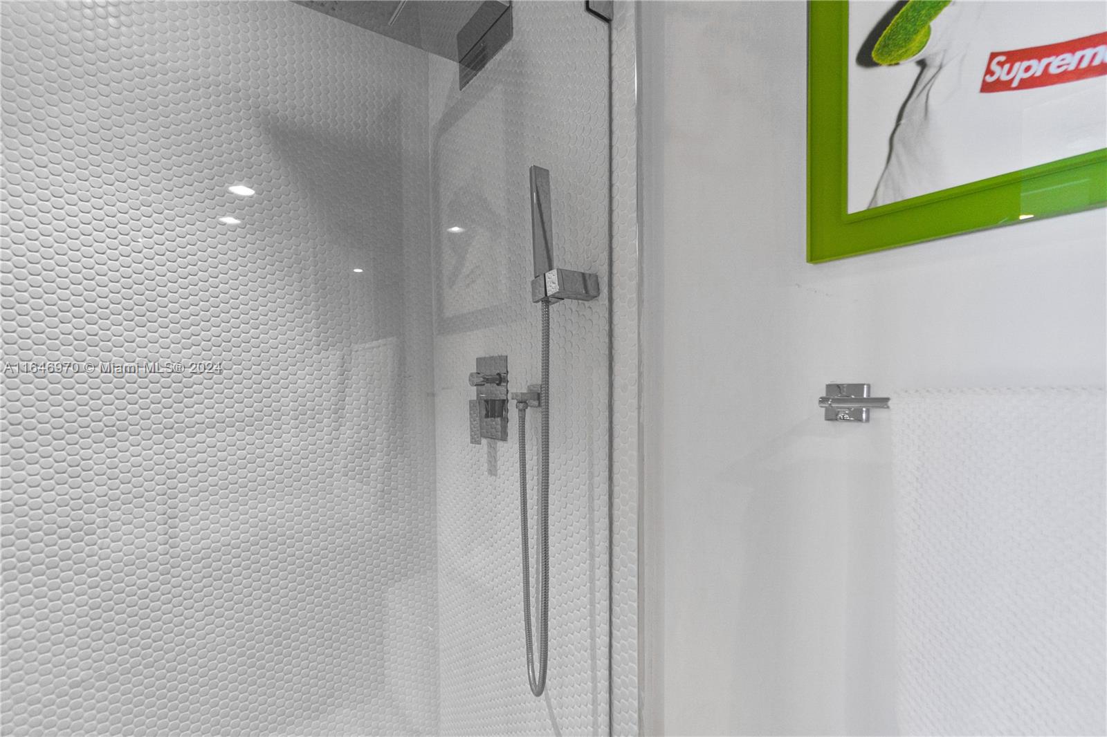 THE DECOPLAGE CONDO - Residential Lease