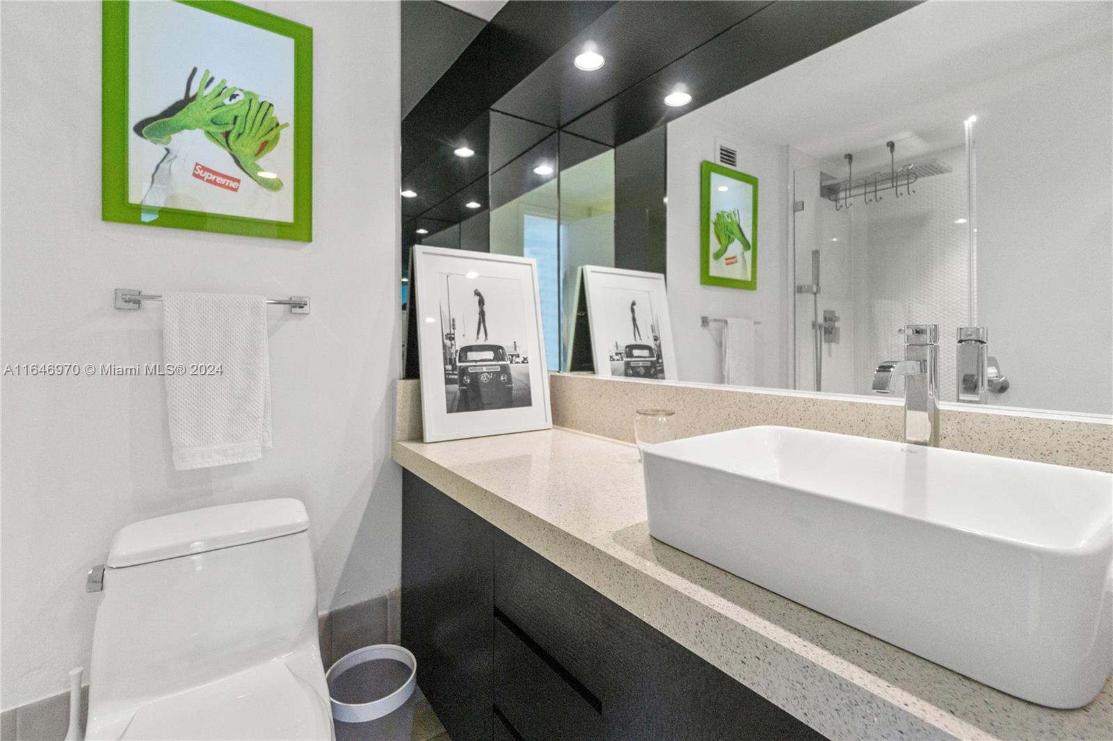 THE DECOPLAGE CONDO - Residential Lease