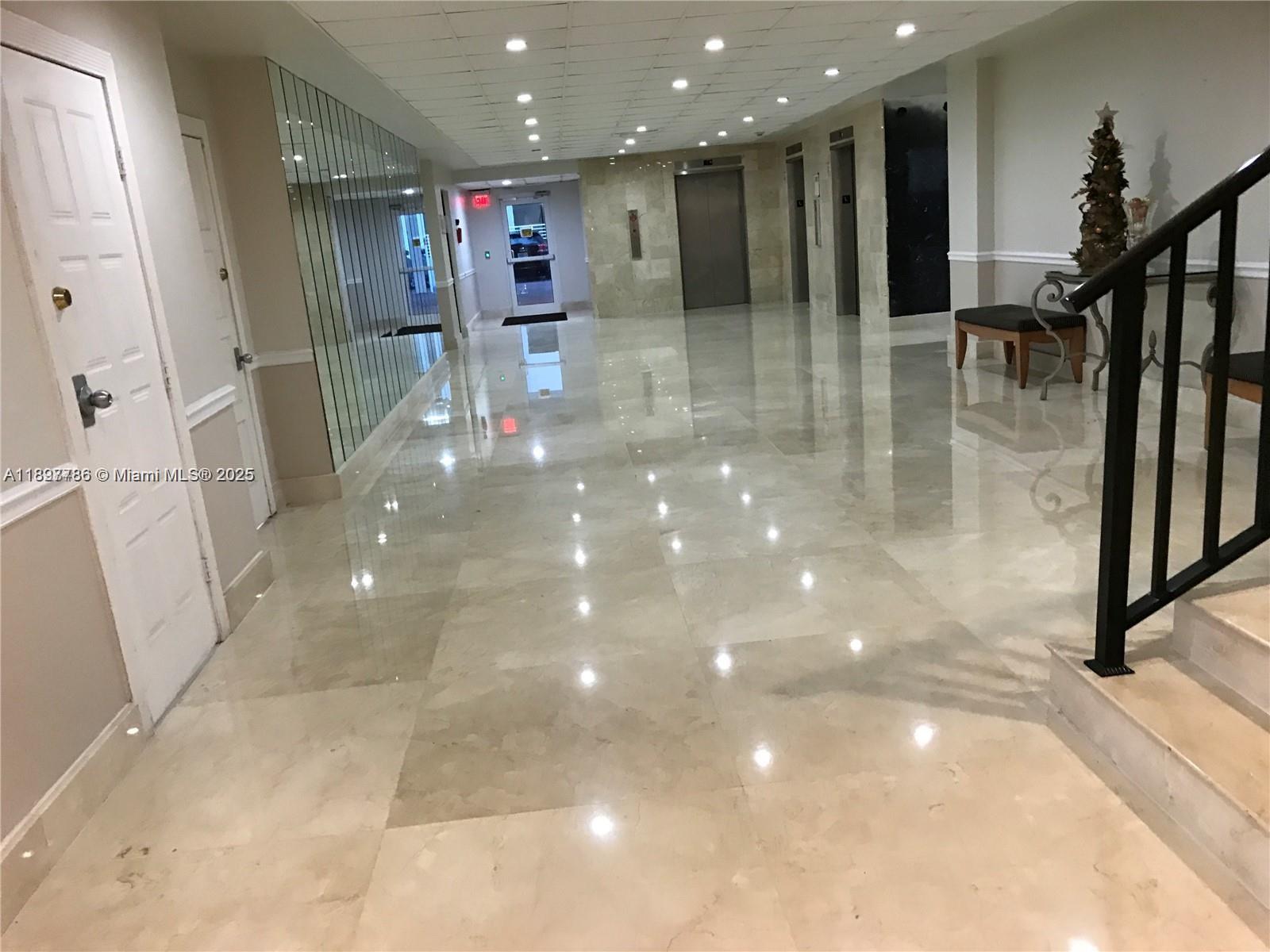 THE CARRIAGE CLUB NORTH C - Residential Lease