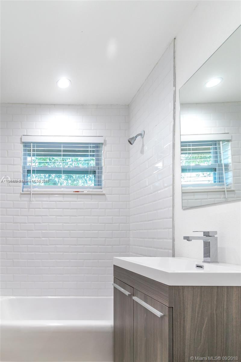 EDGEWATER ESTATES 1ST ADD - Residential Lease