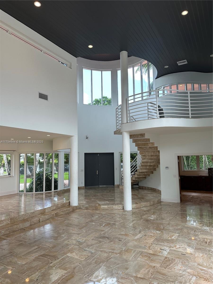 HELMS COUNTRY ESTATES RE- - Residential Lease