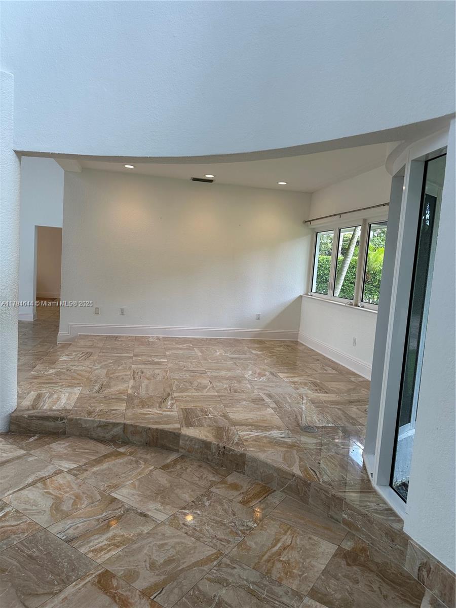 HELMS COUNTRY ESTATES RE- - Residential Lease