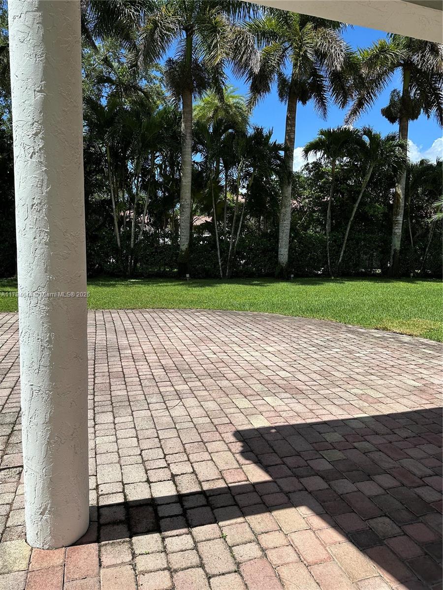 HELMS COUNTRY ESTATES RE- - Residential Lease