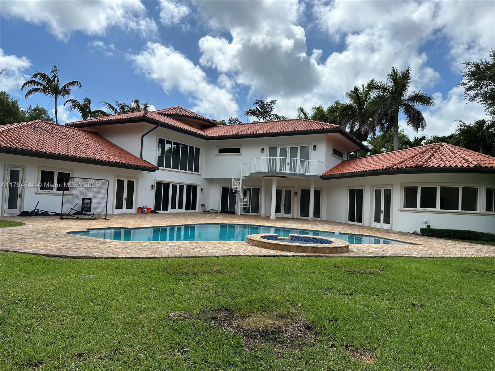 HELMS COUNTRY ESTATES RE- - Residential Lease