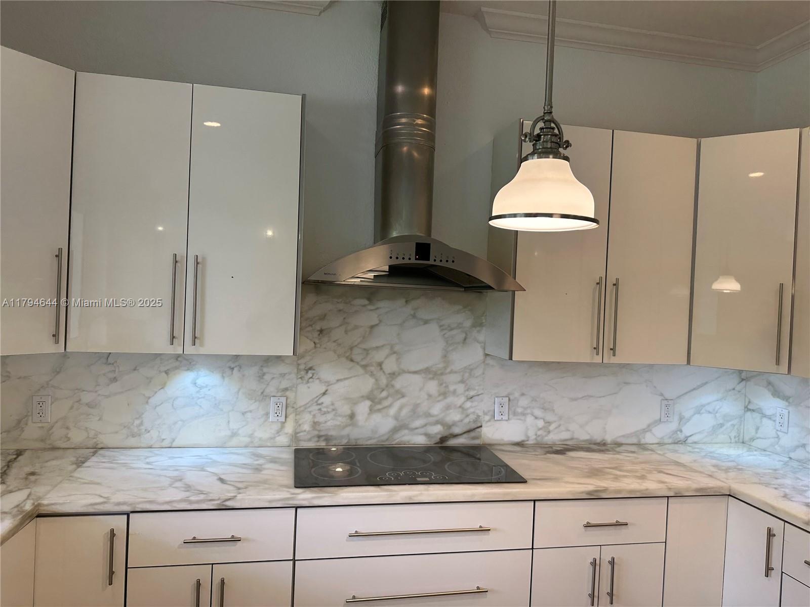HELMS COUNTRY ESTATES RE- - Residential Lease