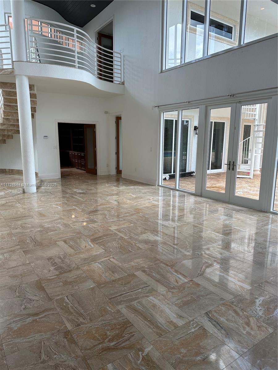 HELMS COUNTRY ESTATES RE- - Residential Lease
