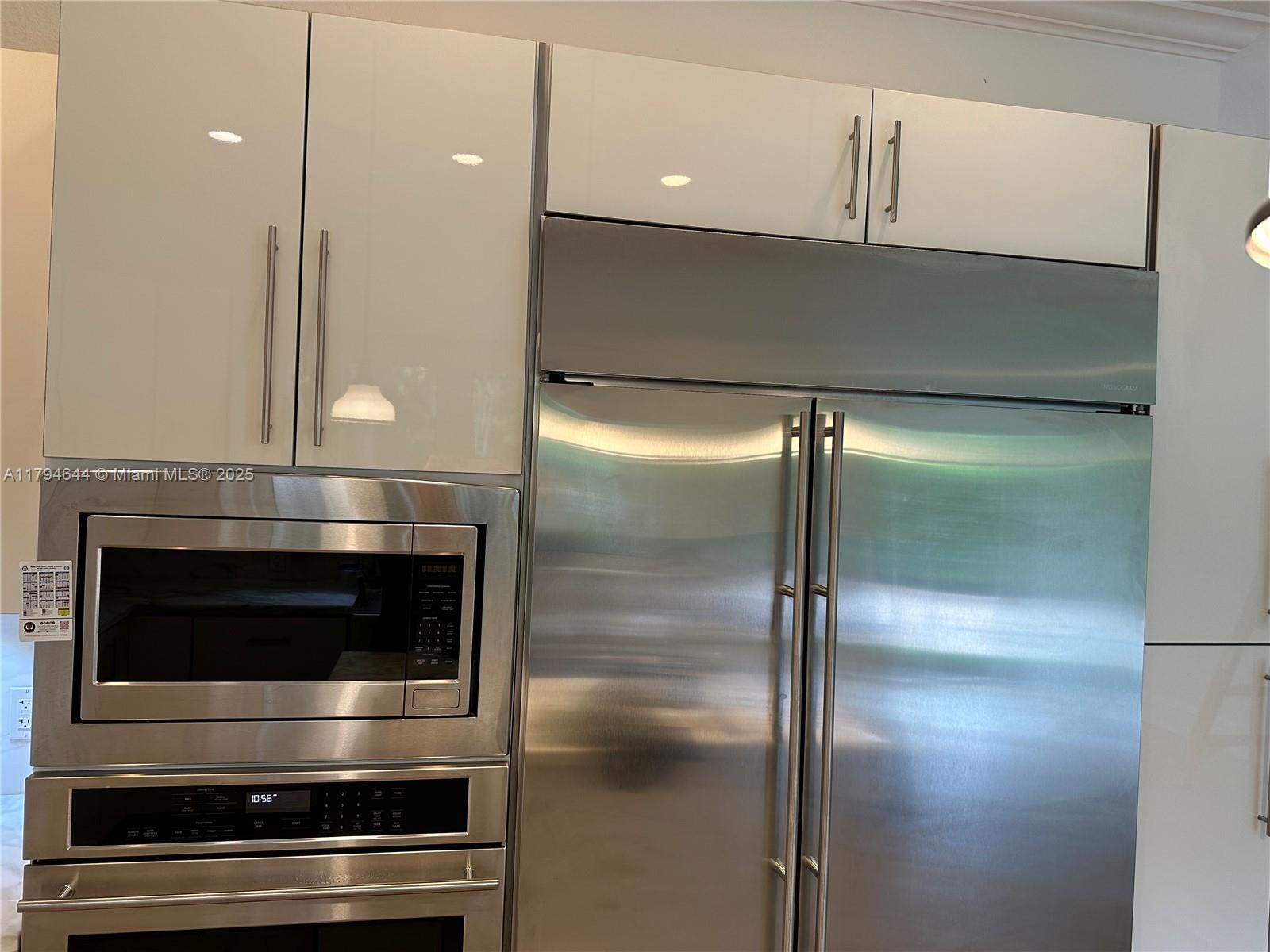 HELMS COUNTRY ESTATES RE- - Residential Lease