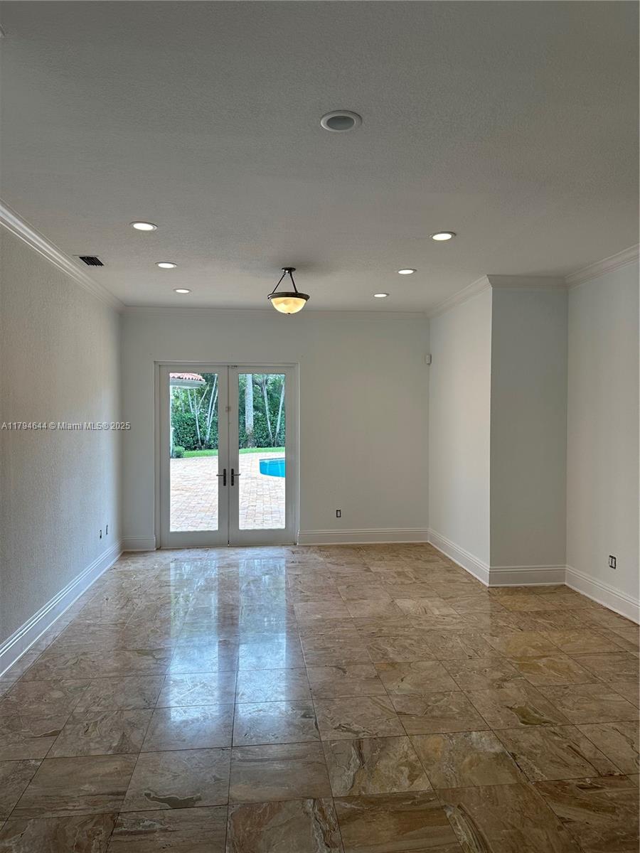 HELMS COUNTRY ESTATES RE- - Residential Lease