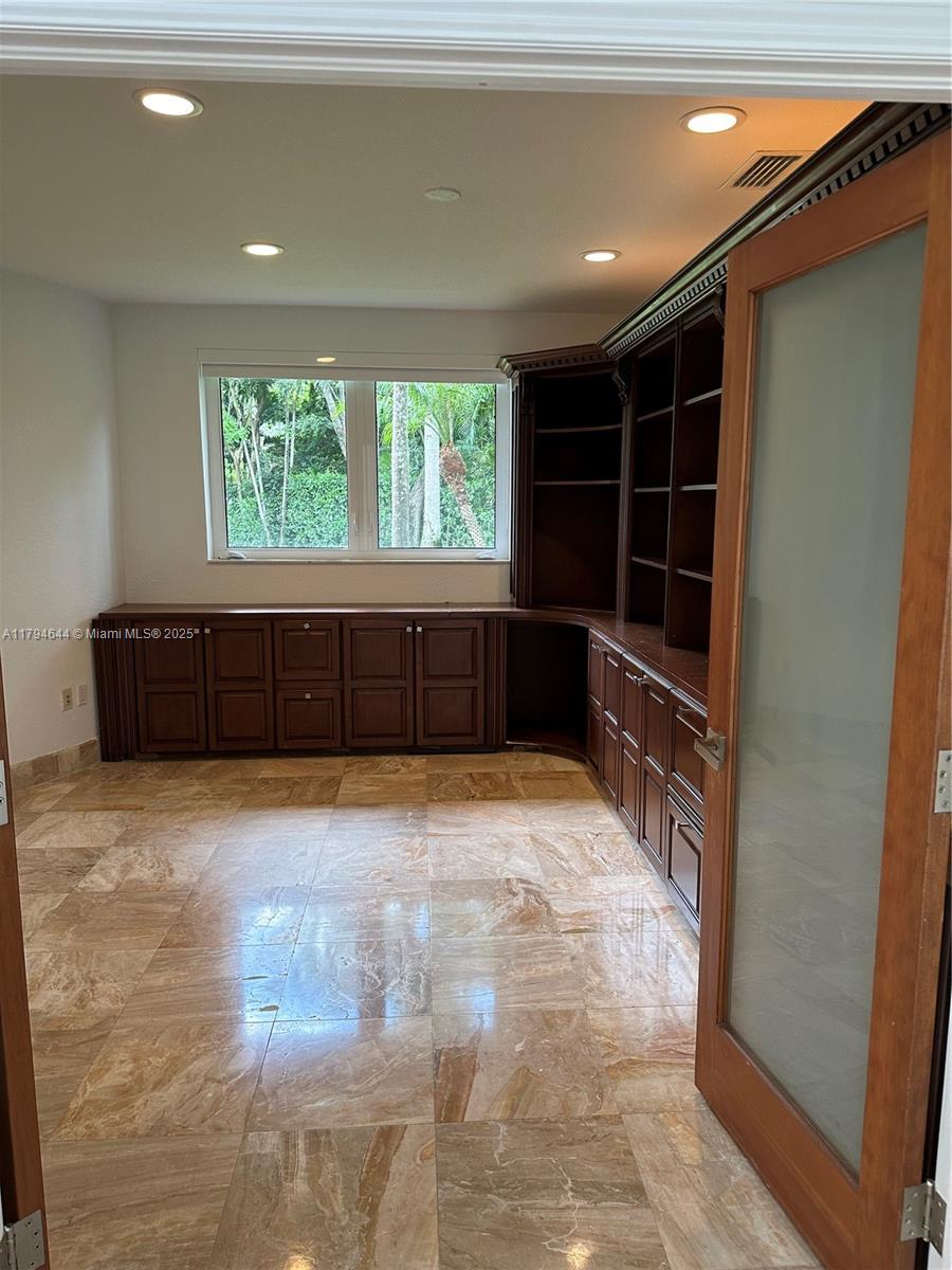 HELMS COUNTRY ESTATES RE- - Residential Lease