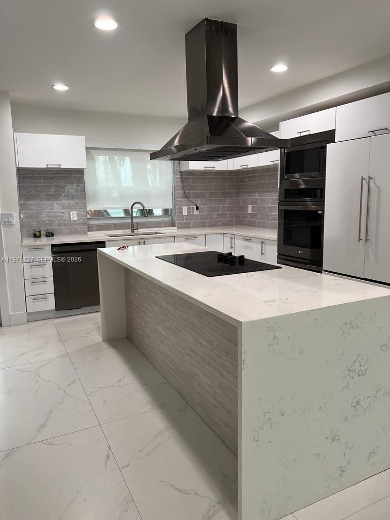 BEACH CLUB VILLAS CONDO - Residential