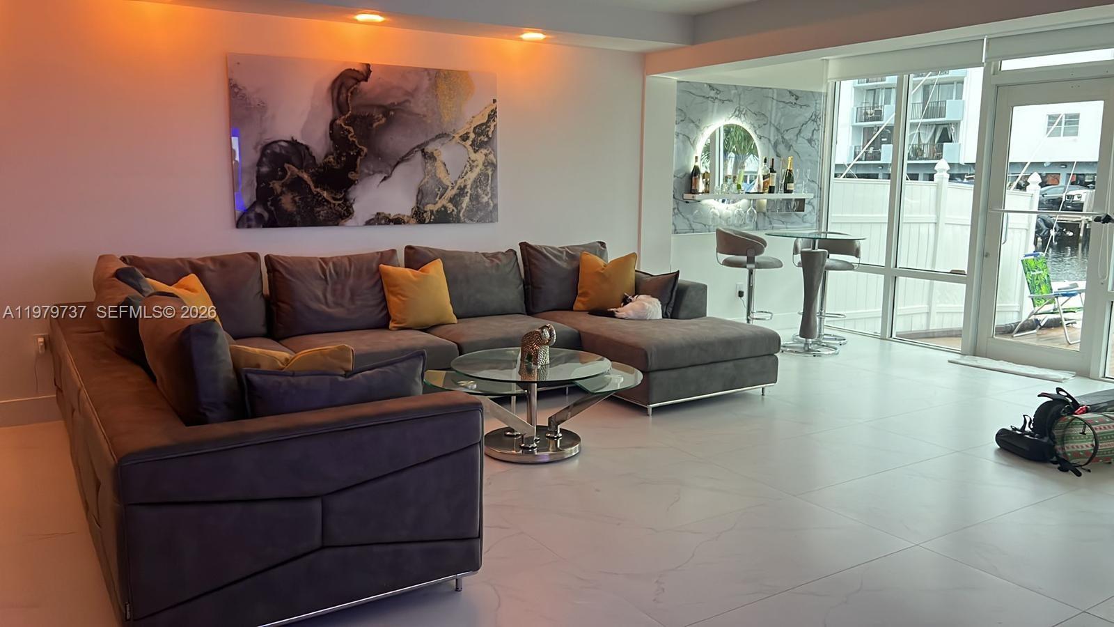 BEACH CLUB VILLAS CONDO - Residential