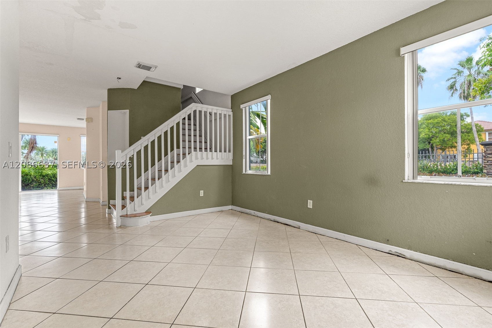 11401 NW 76th Ter