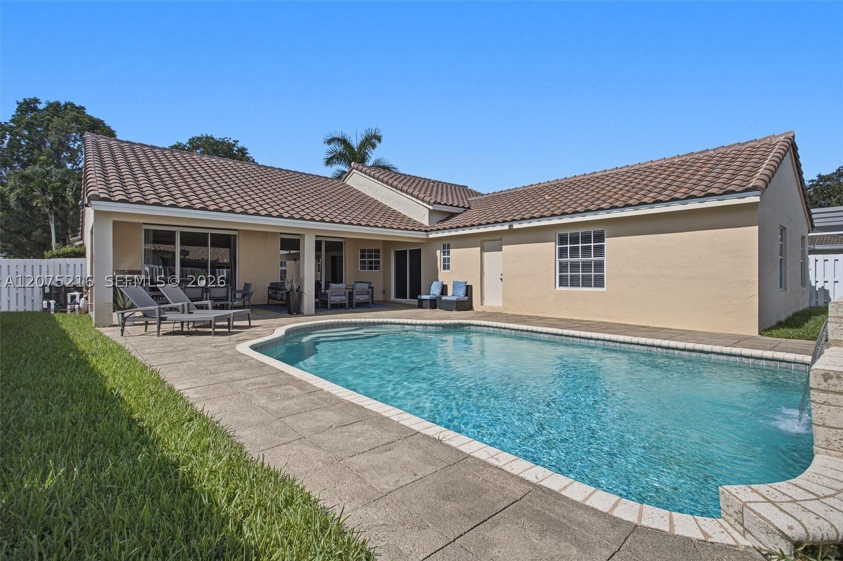 609 Verona Pl
