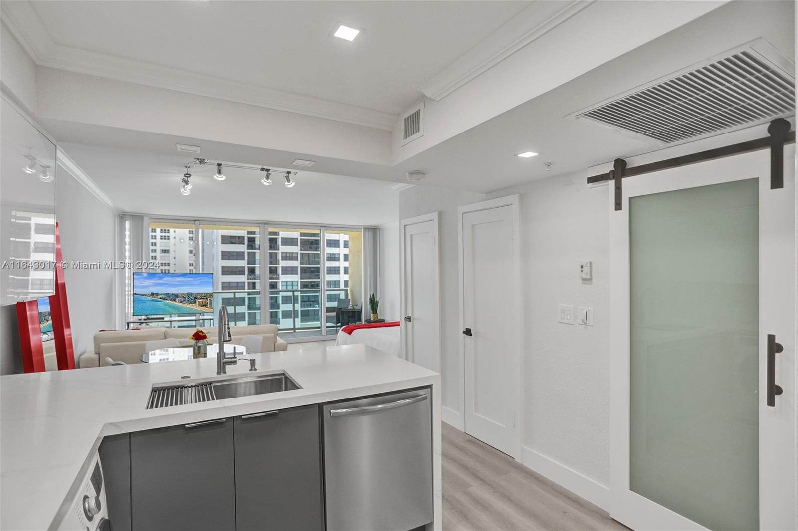 WAVE CONDO - Residential Lease