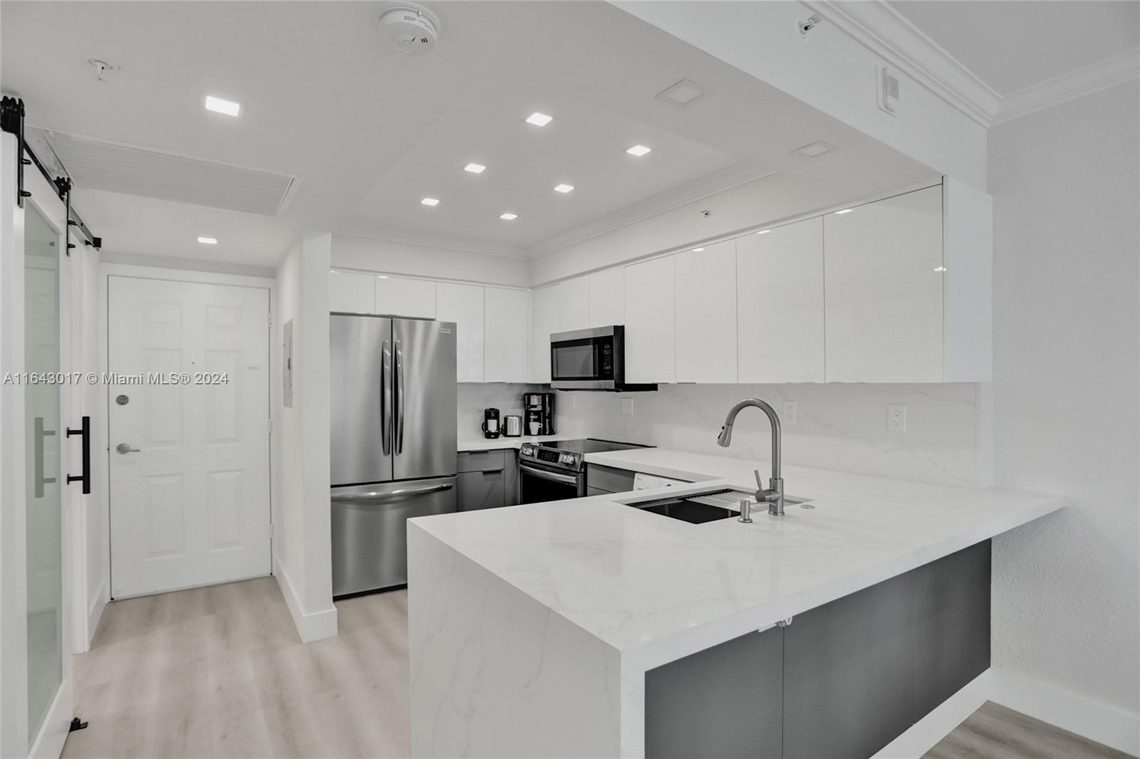 WAVE CONDO - Residential Lease