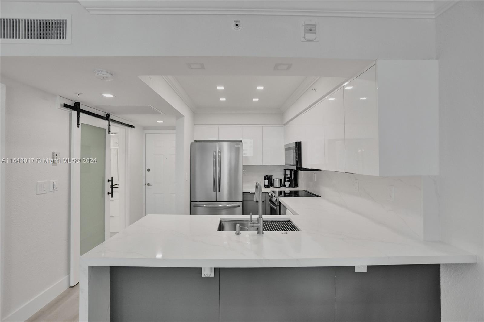 WAVE CONDO - Residential Lease