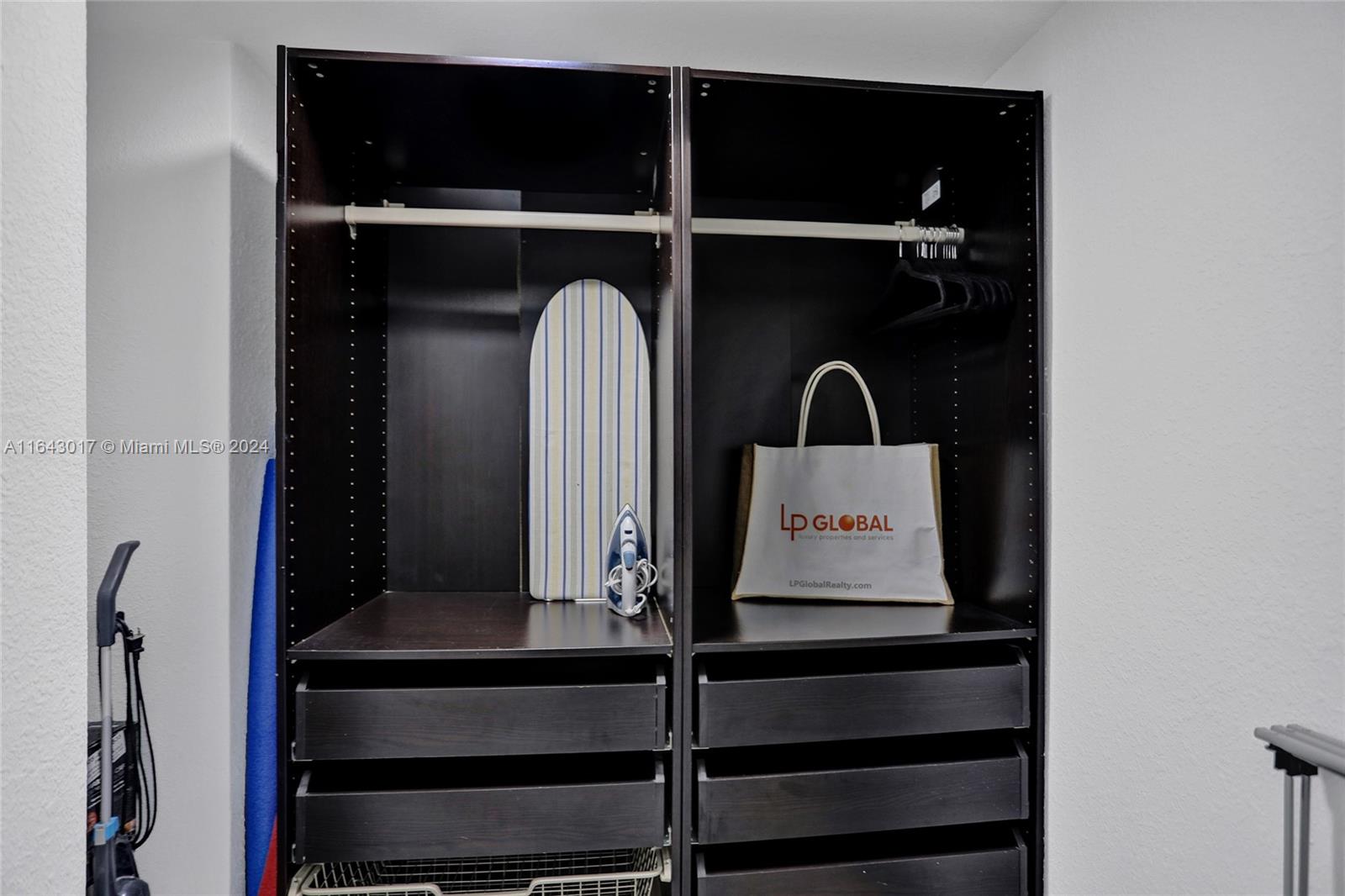 WAVE CONDO - Residential Lease