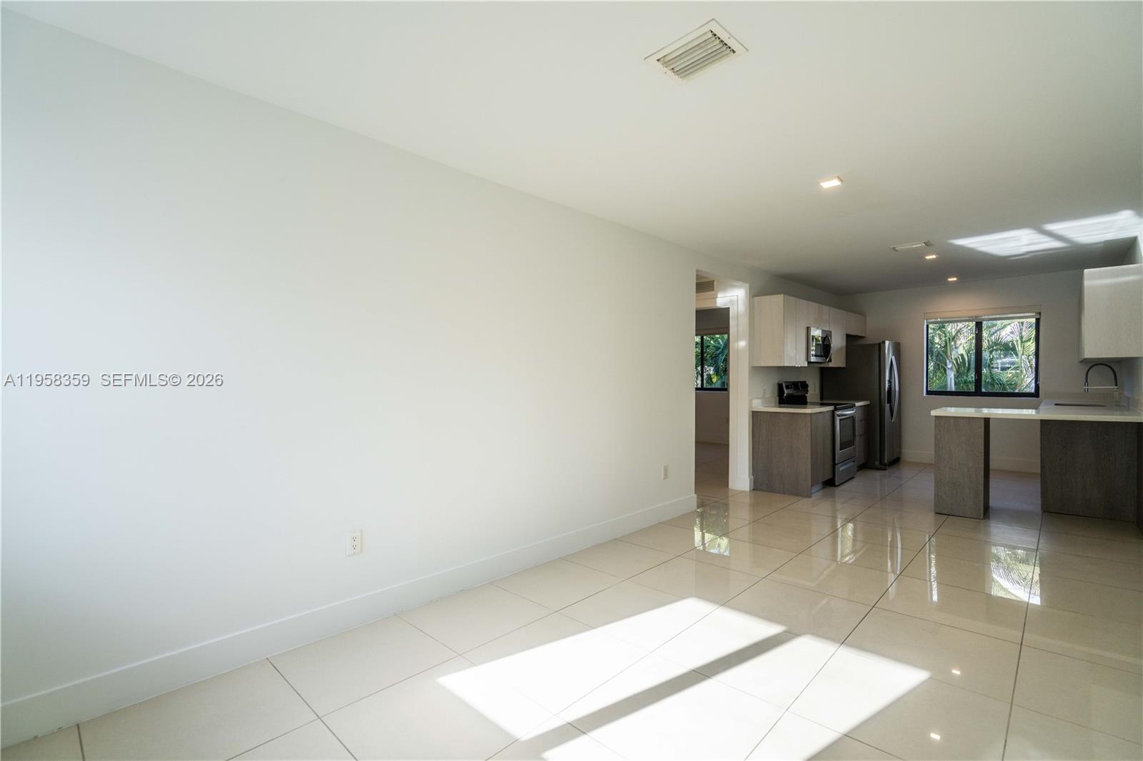 ISLE OF NORMANDY - Residential Lease