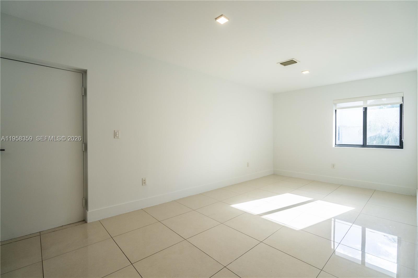 ISLE OF NORMANDY - Residential Lease