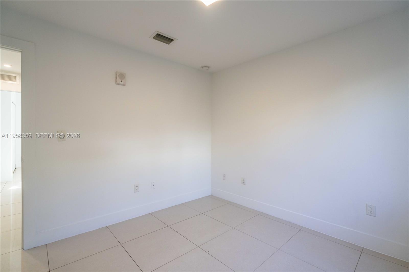 ISLE OF NORMANDY - Residential Lease