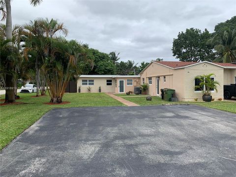 View photos, virtual tours, details... 707 NE 15th St C Fort Lauderdale FL 33304