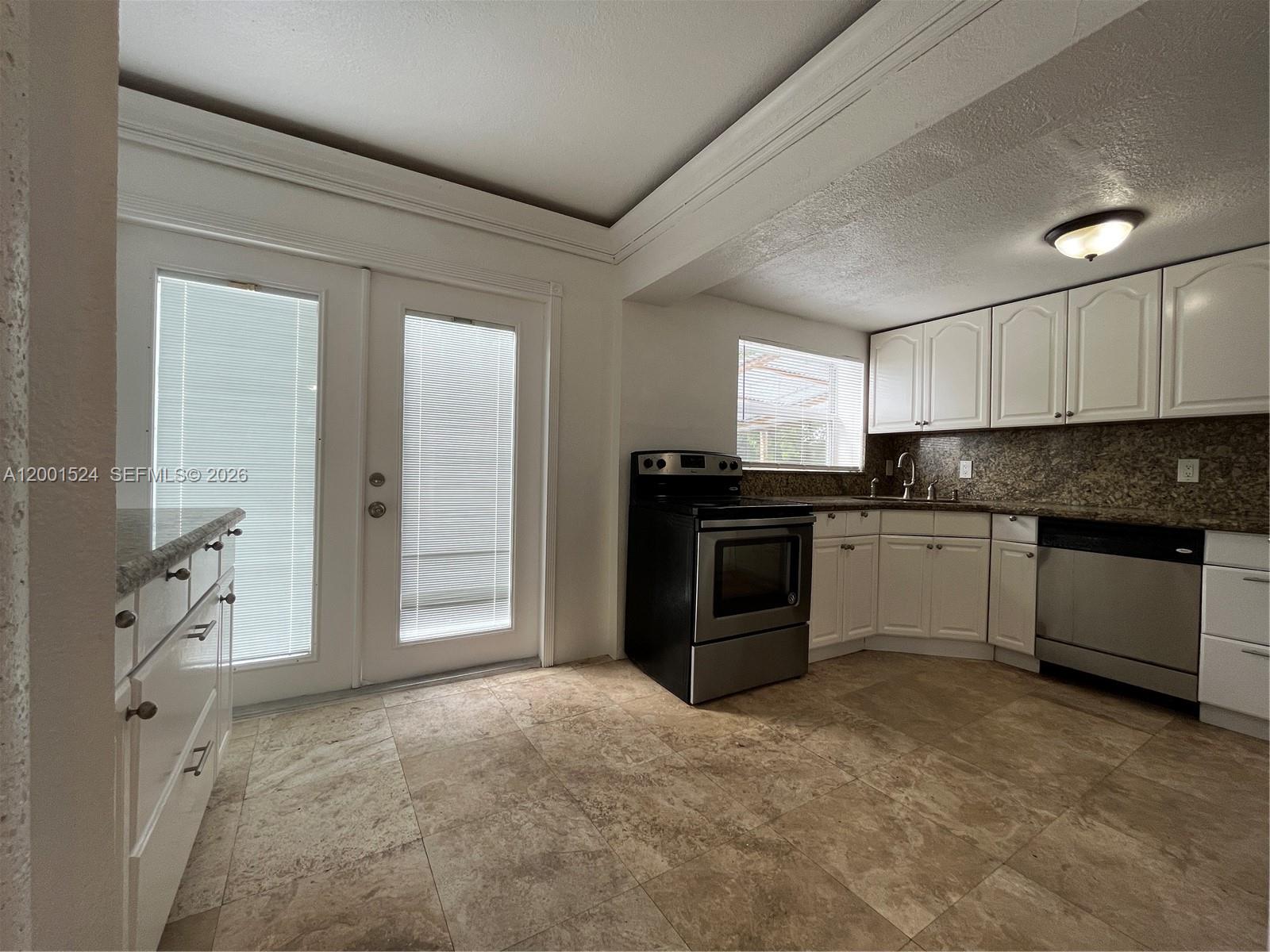 CUTLER RIDGE SEC 3 - Residential Lease