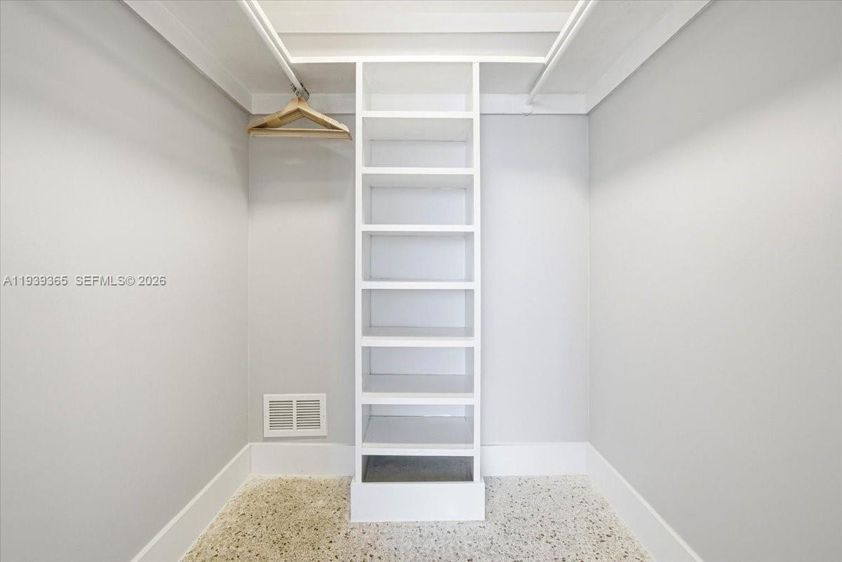 SUNRISE BAY CLUB CO-OP - Residential